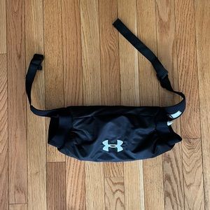 Under Armour Black football hand warmer